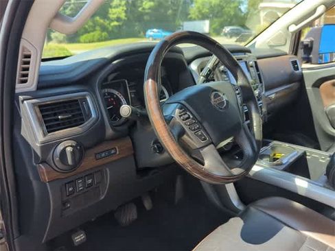 Used 2018 Nissan Titan Platinum Reserve w/ Platinum Utility Package image 10