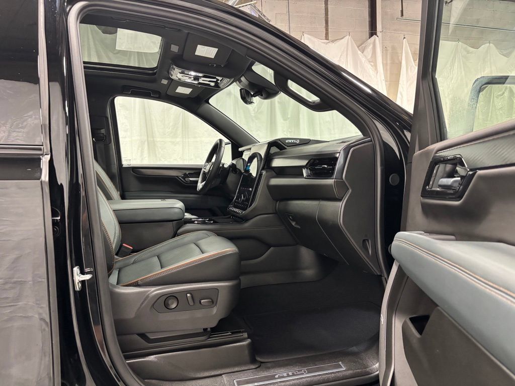 Used 2026 GMC Yukon XL AT4 w/ AT4 Premium Package AWD/4WD image 57
