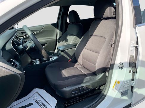 Used 2025 Chevrolet Malibu LT image 15