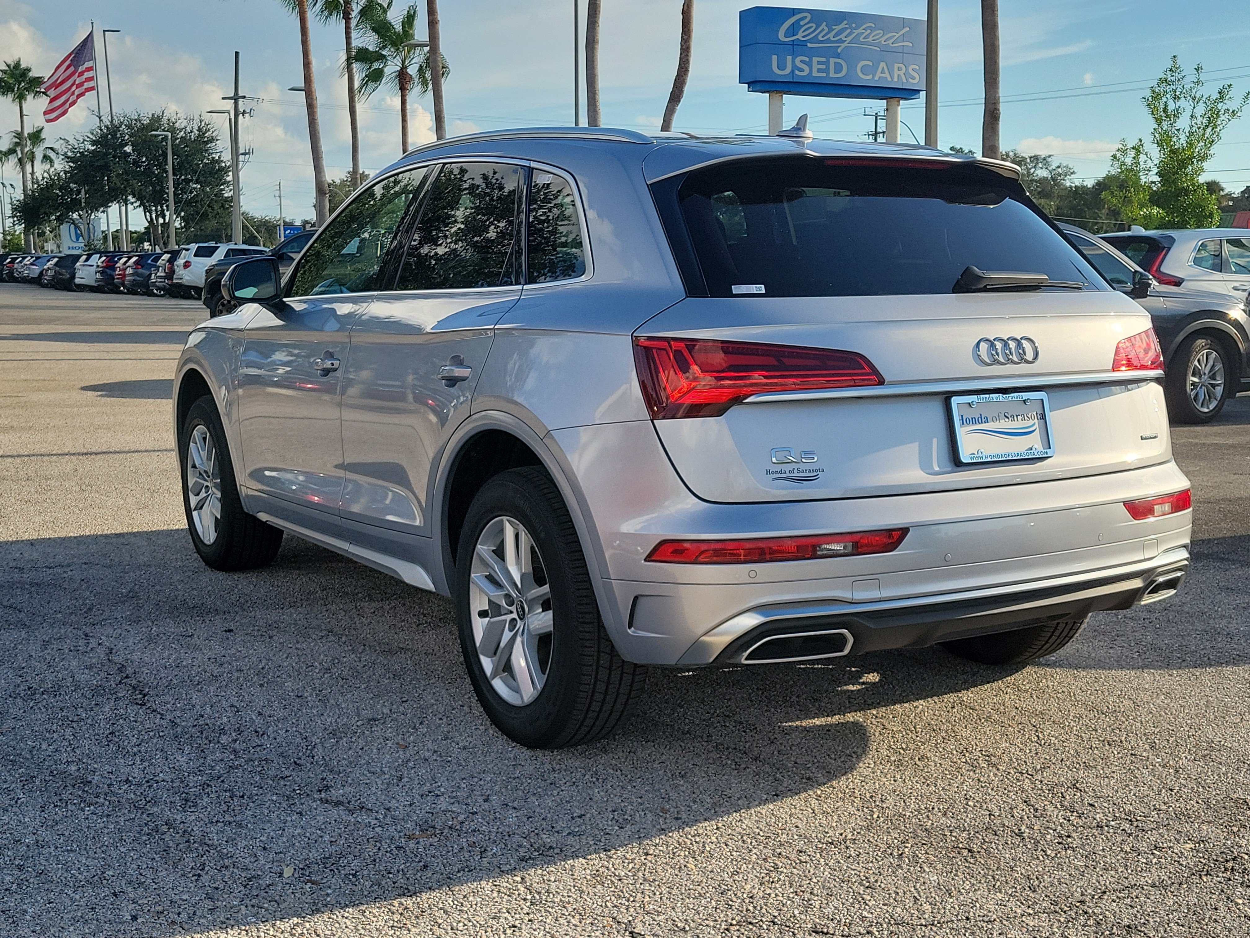 Used 2023 Audi Q5 2.0T Premium w/ Convenience Package AWD/4WD image 5
