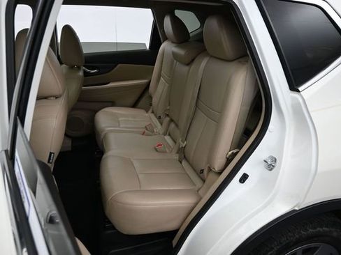 Used 2016 Nissan Rogue SL w/ SL Premium Package image 25