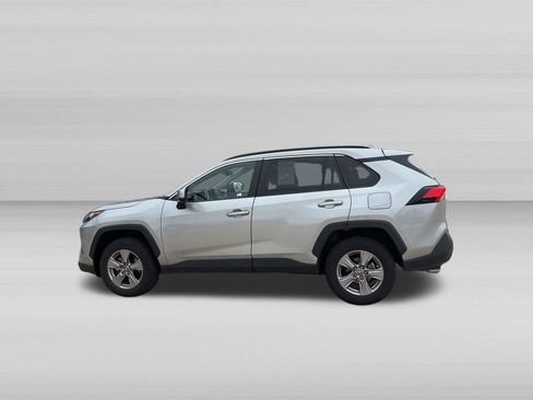 Used 2025 Toyota RAV4 XLE AWD/4WD image 7