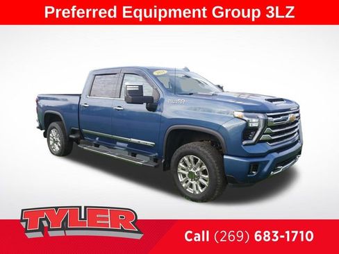 Used 2024 Chevrolet Silverado 2500 High Country w/ High Country Premium Package AWD/4WD image 1
