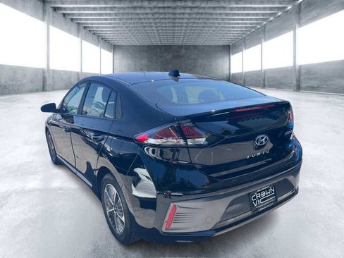 Used 2022 Hyundai Ioniq SE FWD image 4