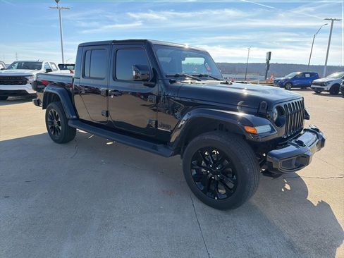 Used 2023 Jeep Gladiator Overland image 9