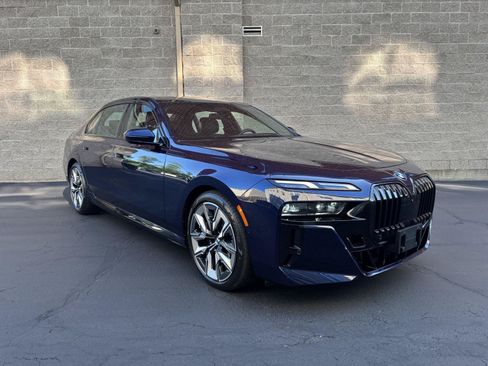 Used 2023 BMW 760i xDrive w/ Luxury Rear Seating Package AWD/4WD image 1