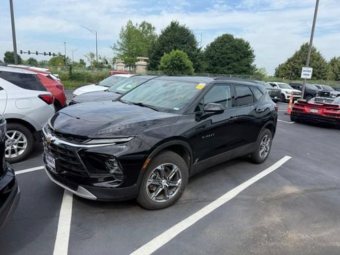 Used 2024 Chevrolet Blazer LT w/ Convenience Package FWD image 2