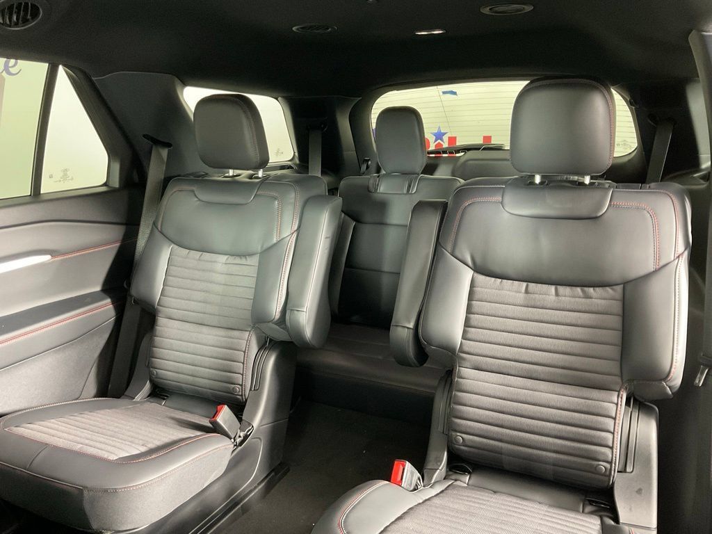 New 2026 Ford Explorer ST-Line w/ ST-Line Street Pack RWD image 16