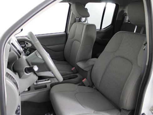 Certified 2019 Nissan Frontier SV image 16