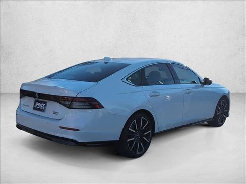 Used 2023 Honda Accord Touring image 5