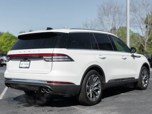 Used 2025 Lincoln Aviator Reserve w/ Illumination Package RWD image 11