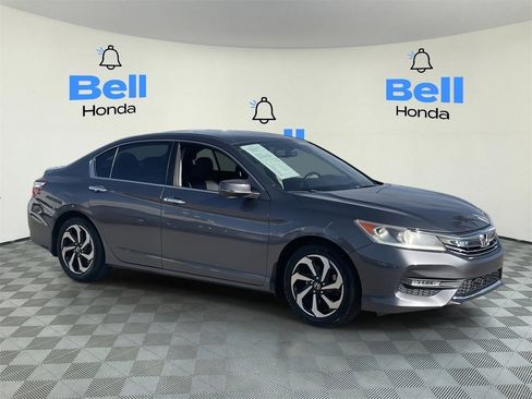 Certified 2017 Honda Accord EX-L image 6