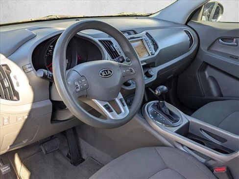 Used 2011 Kia Sportage LX w/ Convenience Pkg image 10