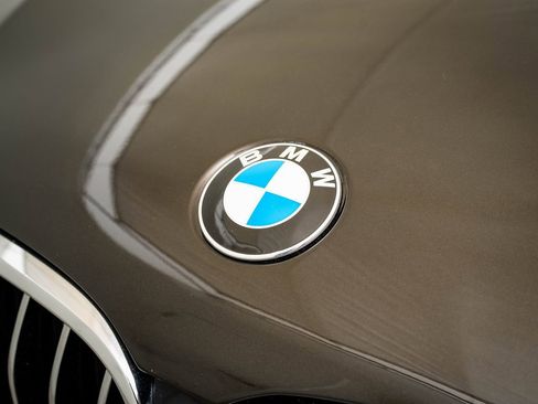 Used 2016 BMW 750i xDrive image 3