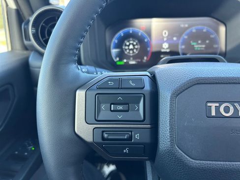 Used 2025 Toyota Land Cruiser w/ Premium Package image 17