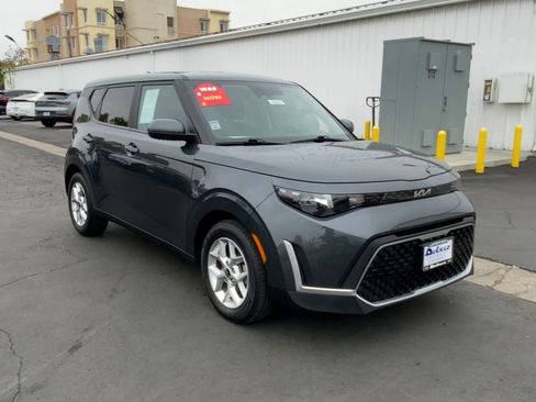 Used 2023 Kia Soul LX w/ Option Group 015 image 3