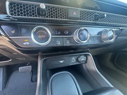 Used 2024 Honda Civic EX-L image 12