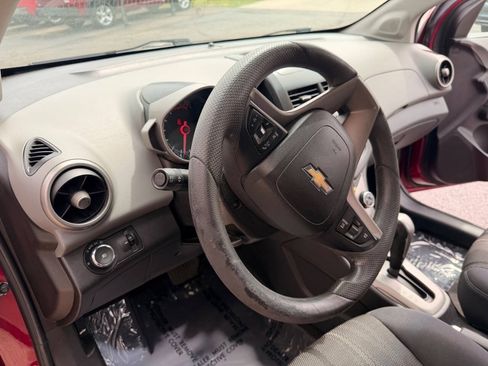 Used 2014 Chevrolet Sonic LT w/ LT Promotional Package FWD image 8