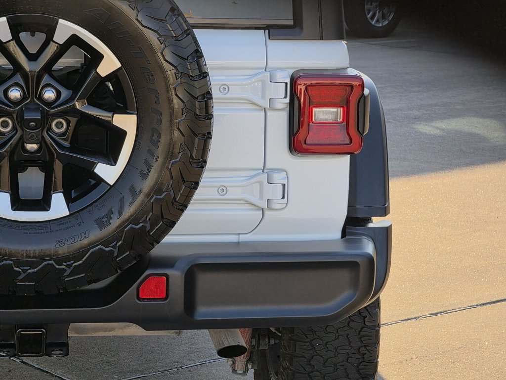 Used 2026 Jeep Wrangler Unlimited Rubicon AWD/4WD image 9