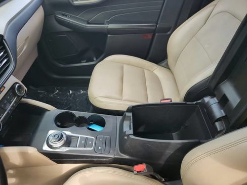 Used 2022 Ford Escape SEL FWD image 12