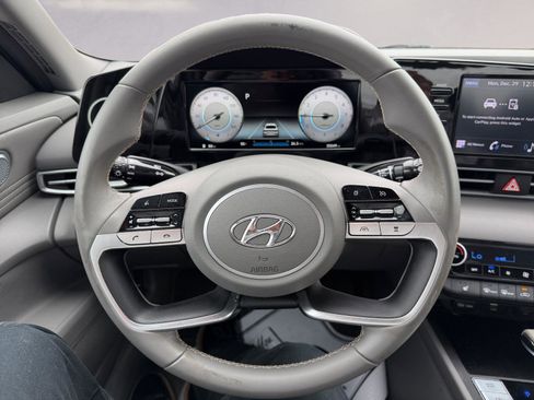 Used 2022 Hyundai Elantra SEL w/ Convenience Package image 12