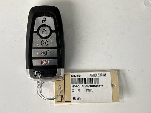 Used 2022 Ford Escape SEL image 19