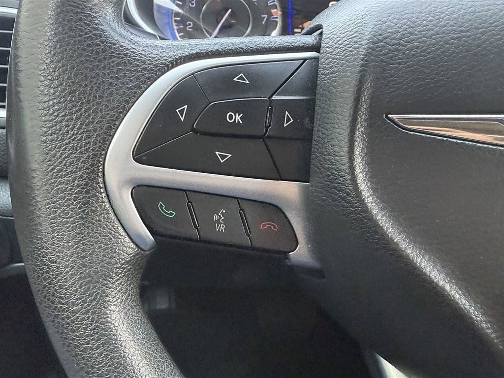 Used 2016 Chrysler 200 Limited FWD image 18