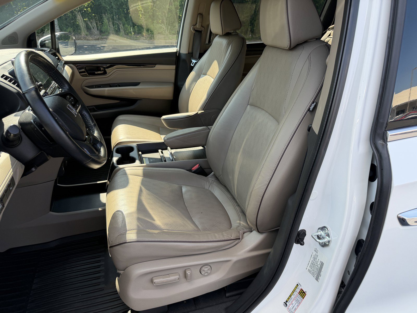 Used 2022 Honda Odyssey Elite image 21