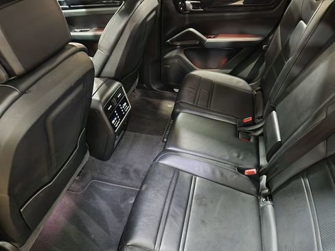 Used 2022 Porsche Cayenne image 51