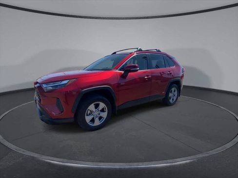 Certified 2025 Toyota RAV4 XLE AWD/4WD image 4