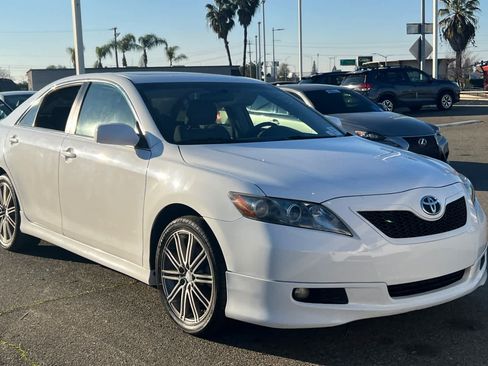 Used 2007 Toyota Camry SE image 3