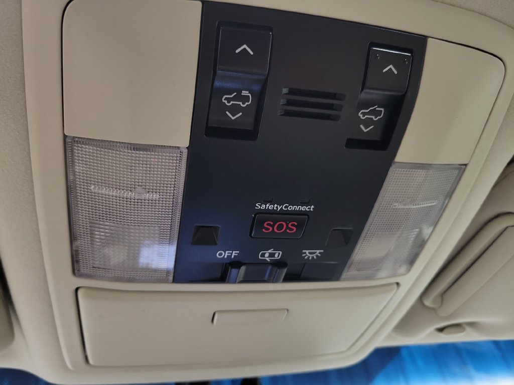 Used 2015 Lexus GX 460 w/ Premium Package AWD/4WD image 23