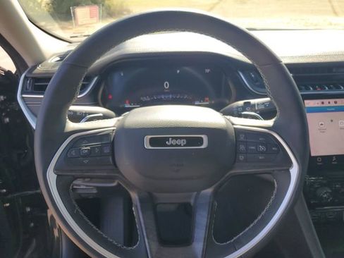 Used 2023 Jeep Grand Cherokee L Limited w/ Luxury Tech Group II image 10