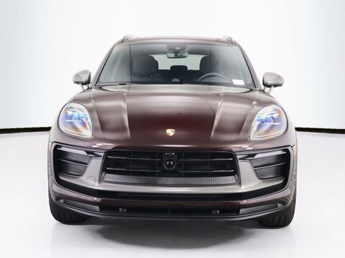 Used 2025 Porsche Macan AWD/4WD image 10