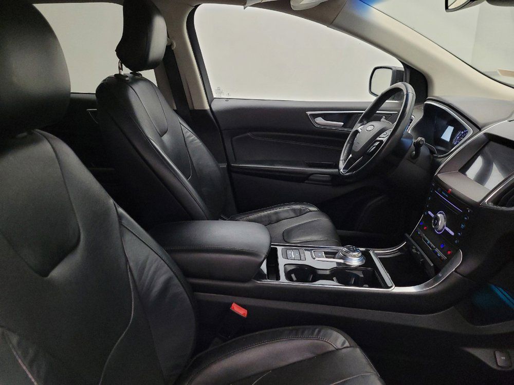 Used 2019 Ford Edge Titanium w/ Equipment Group 301A FWD image 21