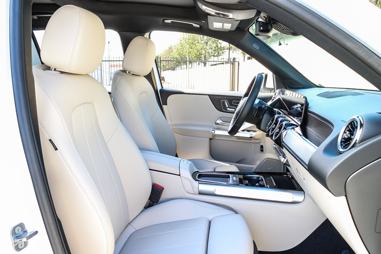 Certified 2026 Mercedes-Benz GLB 250 4MATIC image 18