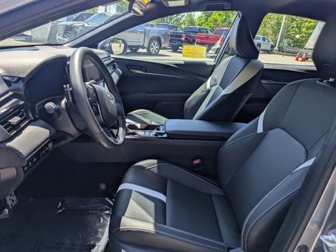 Certified 2026 Toyota Camry SE FWD image 18