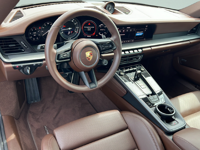 Used 2024 Porsche 911 Carrera RWD image 13