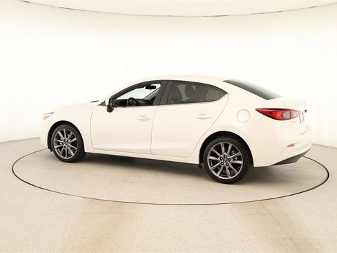 Used 2018 MAZDA MAZDA3 Touring image 3