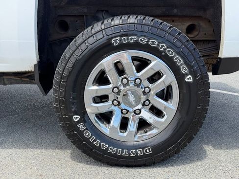 Used 2019 Chevrolet Silverado 2500 LT w/ LT Convenience Package AWD/4WD image 10