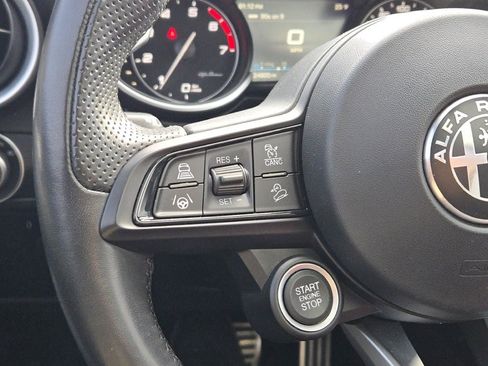 Used 2022 Alfa Romeo Stelvio Veloce image 30