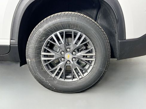 New 2026 Chevrolet Traverse LT w/ LPO, Floor Liner Package image 32