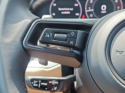 Certified 2026 Porsche Cayenne AWD/4WD image 22
