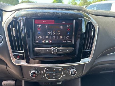 Used 2020 Chevrolet Traverse LS FWD image 12