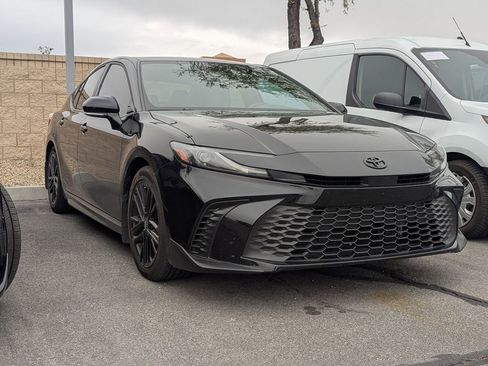 Certified 2025 Toyota Camry SE image 3