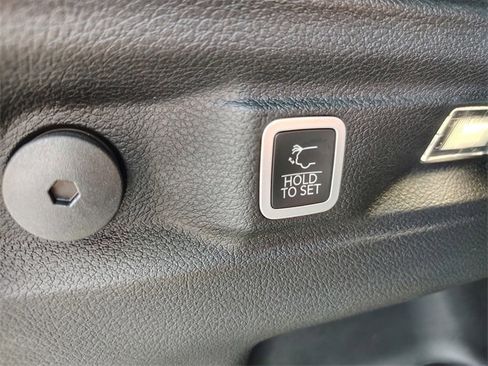 New 2025 Jeep Grand Cherokee L Altitude image 35