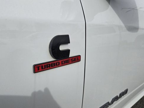 Used 2024 RAM 2500 Laramie w/ Night Edition image 10