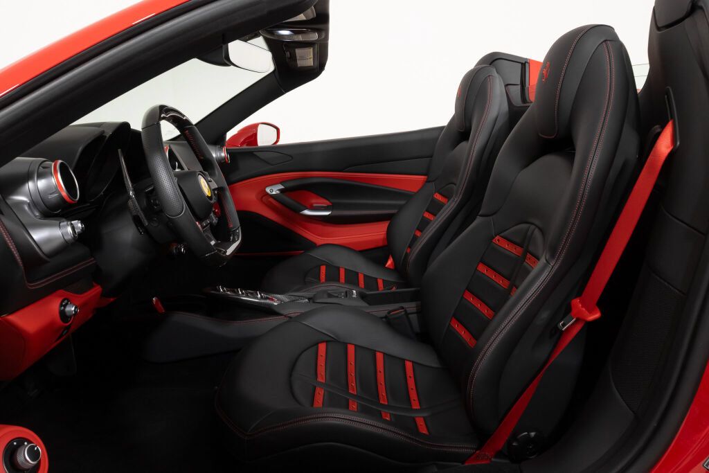 Used 2022 Ferrari F8 Tributo RWD image 39