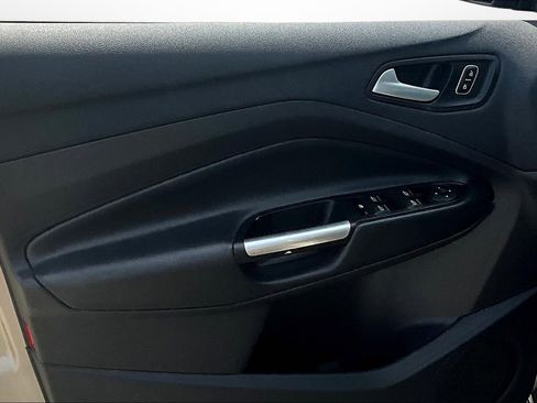 Used 2017 Ford C-MAX SE image 25