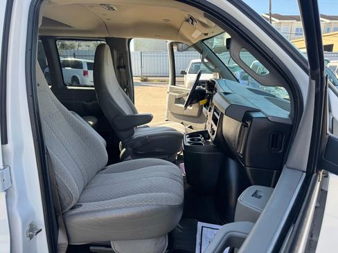 Used 2017 Chevrolet Express 3500 LT w/ LT Preferred Equipment Group image 35